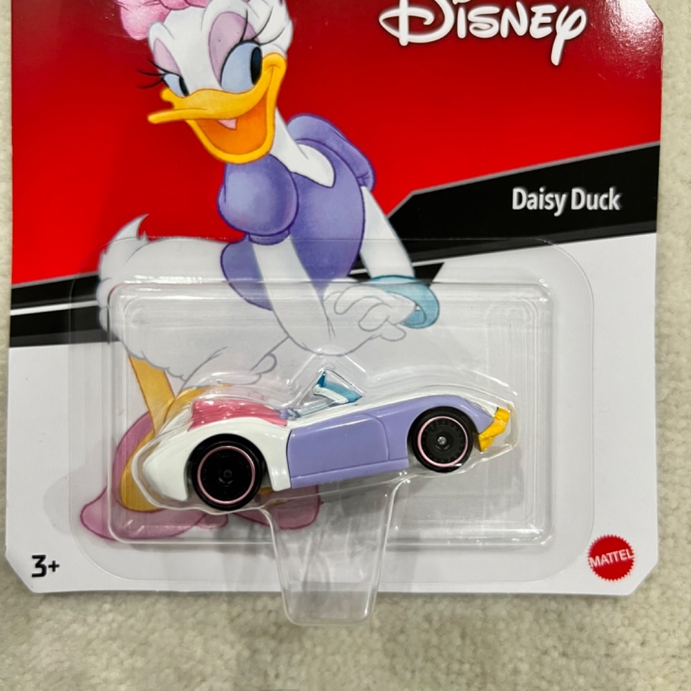 HotWheels X Disney Set of 2 Donald Duck & Daisy Duck Toy Cars - Picture 4 of 9